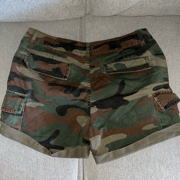 Camo shorts - Picture 5 of 8